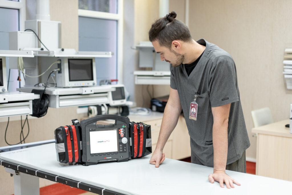 Gydytojas M.Krikštaponis: „Komandinis darbas Skubios pagalbos skyriuje labai svarbus, juk vienas lauke – ne karys“.