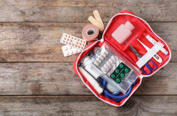 Kelionės vaistinėlė: kokias pirmosios pagalbos priemones pasiimti