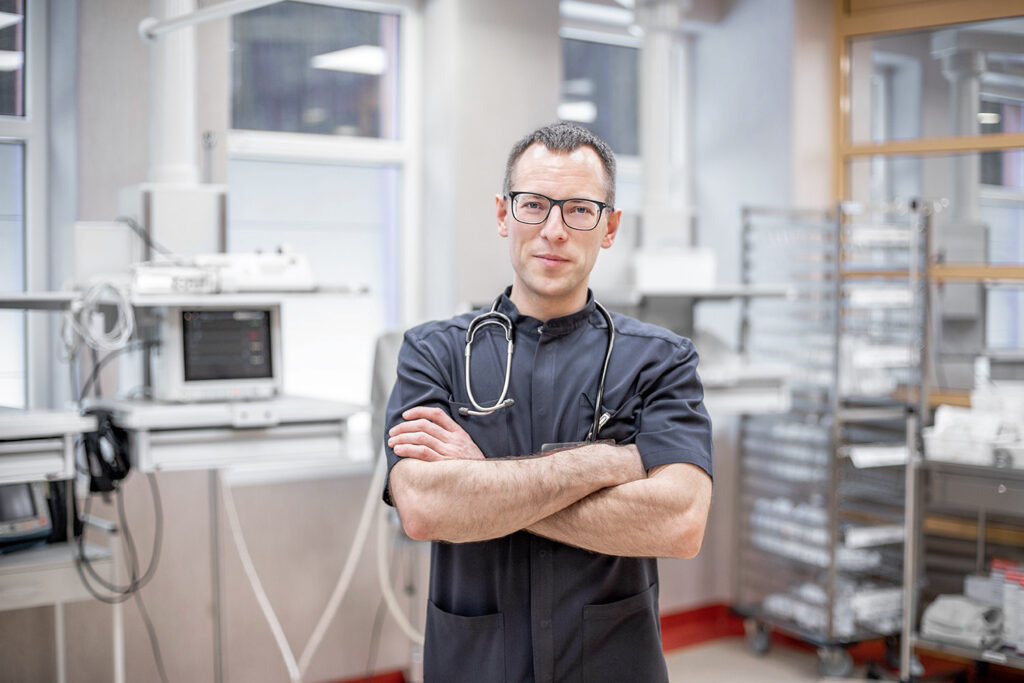 Skubiosios medicinos gydytojas, knygos „Pragaro ambulatorija“ autorius Andrius Černauskas / RVUL nuotr.