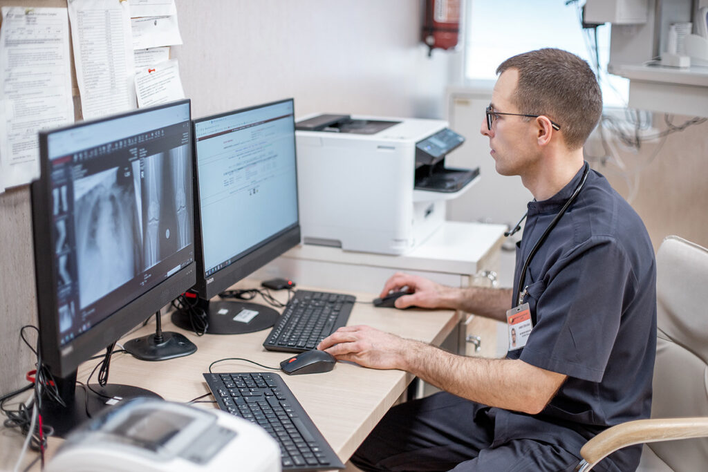 Skubiosios medicinos gydytojas, knygos „Pragaro ambulatorija“ autorius Andrius Černauskas / RVUL nuotr.