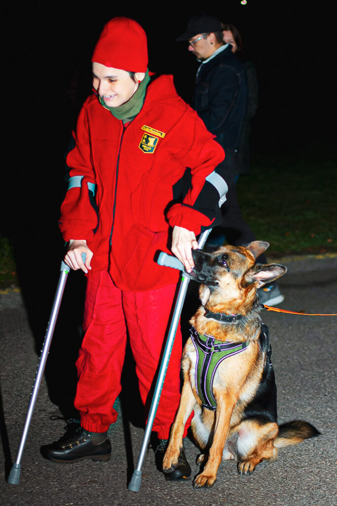 Ajana Lolat su savo šunimi Mulan