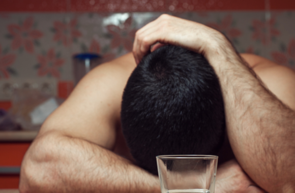 Sužinoję apie artimojo priklausomybę, žmonės reaguoja skirtingai – vieni prisiima visą atsakomybę, kiti atsiriboja