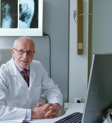 Fizinės medicinos ir reabilitacijos gydytojas, neurologas, manualinės terapijos specialistas Jonas Girskis.