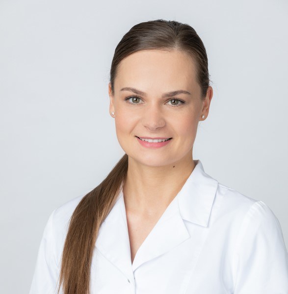 Gydytoja odontologė ŠARŪNĖ ČIUPKEVIČIŪTĖ