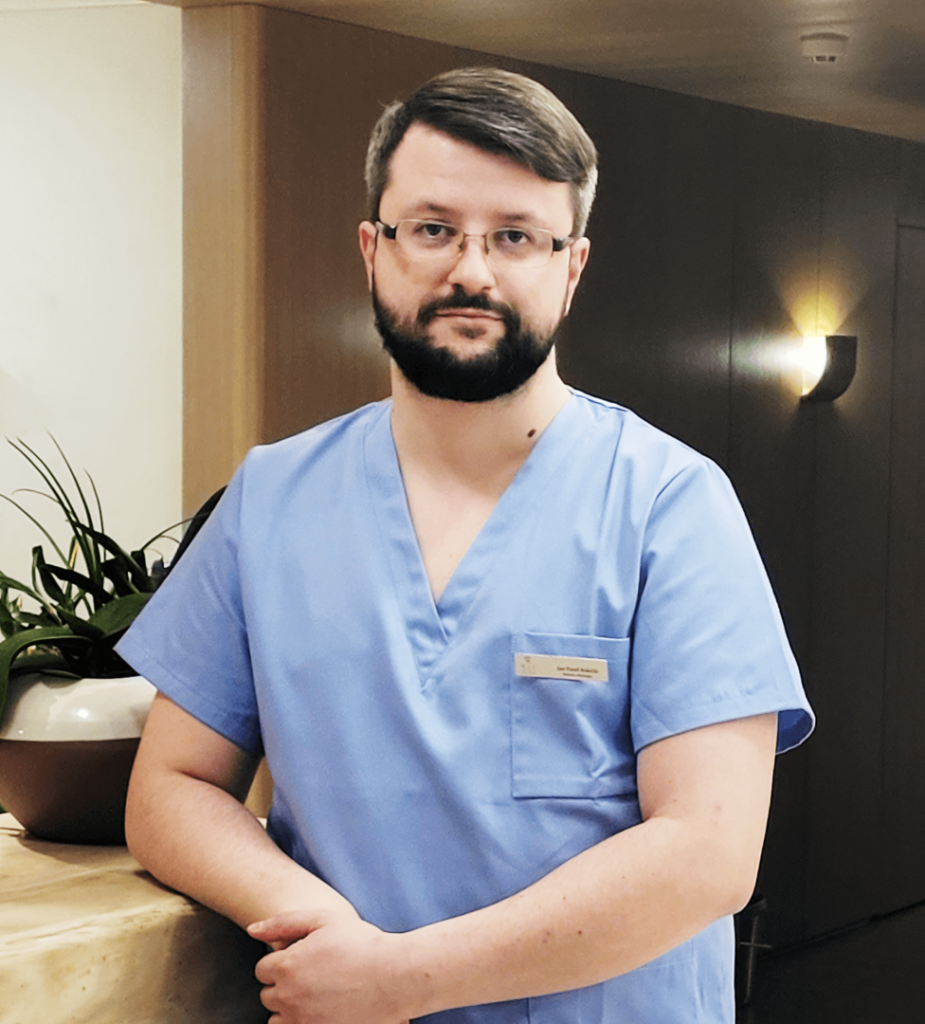 Gydytojas burnos chirurgas med. m. dr. Jan Pavel Rokicki 