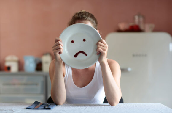 Ką daryti apsinuodijus maistu?