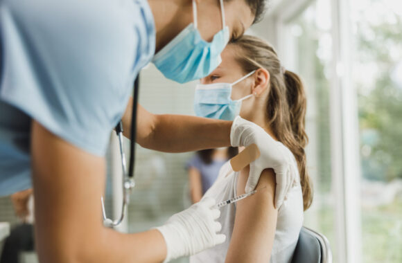 Rugpjūtį išauga vaikų skiepijimo nuo ŽPV apimtys