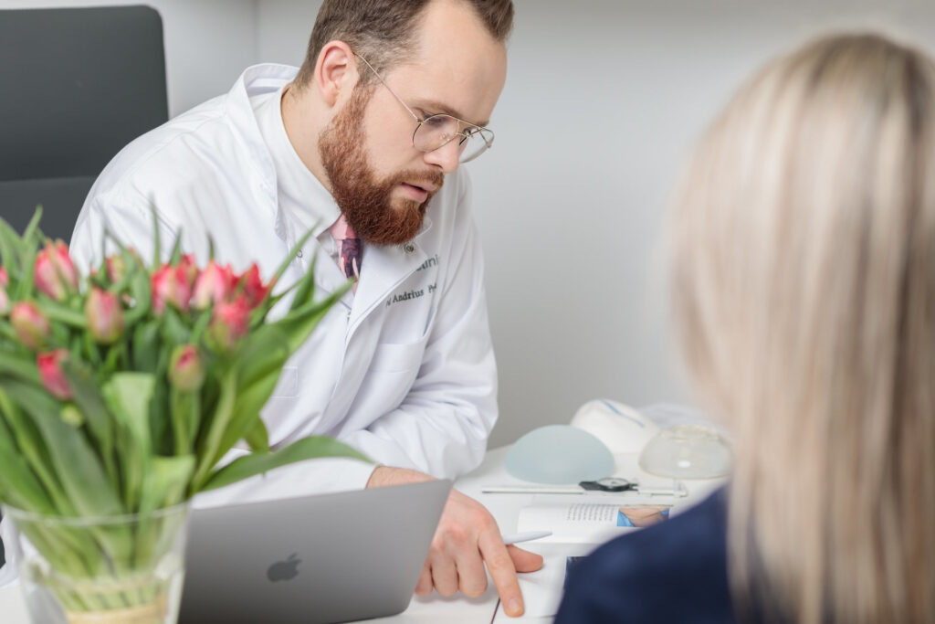 Plastikos chirurgas Andrius Pajėda