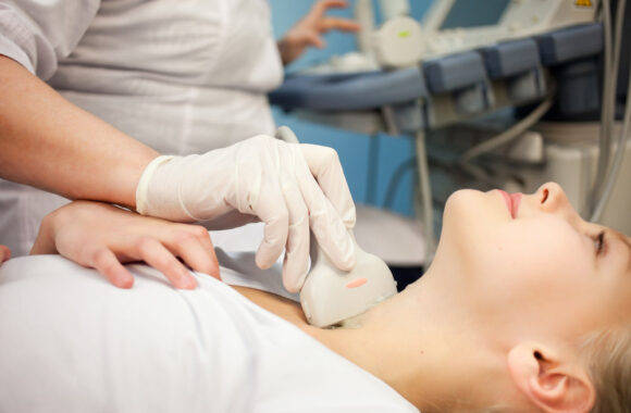 Skydliaukės sutrikimai net iki 8 kartų dažniau vargina moteris – kaip juos atpažinti laiku?