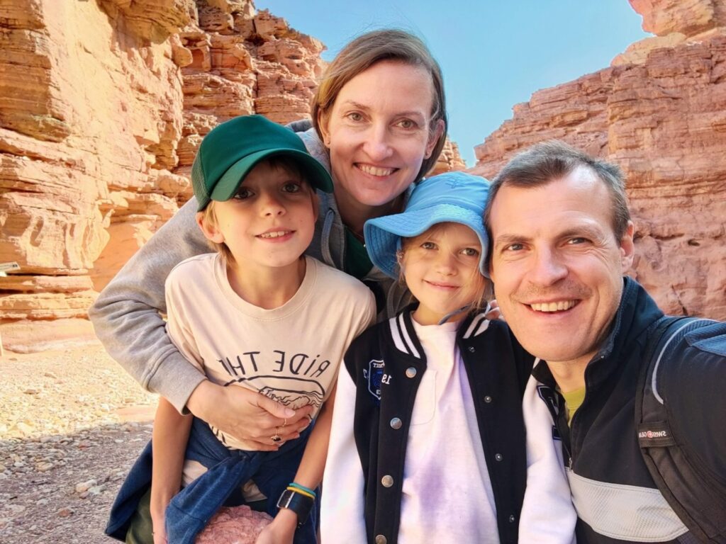 Vytenis Benetis su šeima Izraelyje. Asmeninio archyvo nuotr.