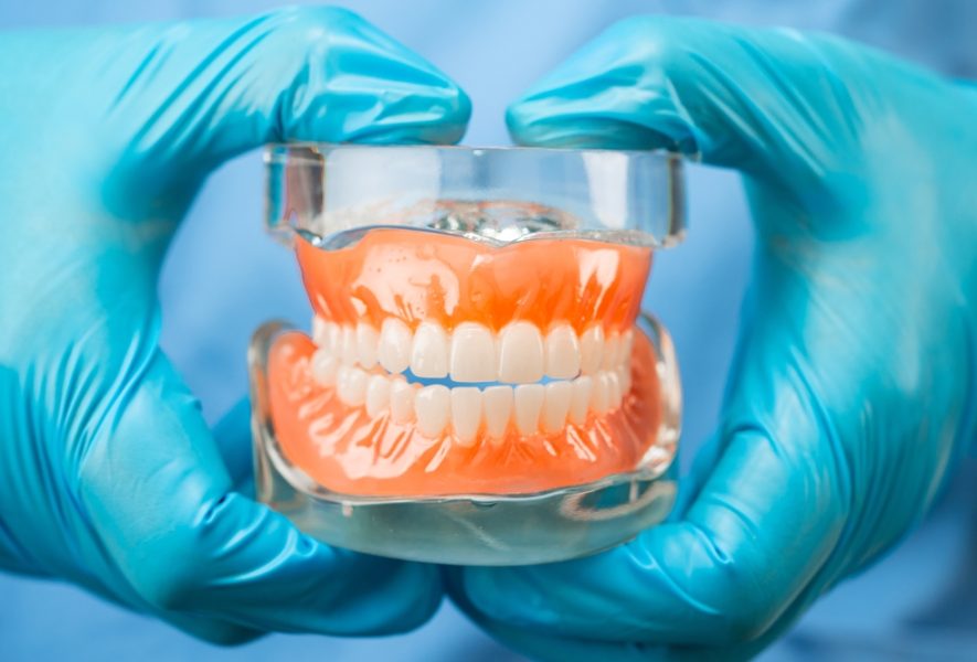 Silikoniniai dantų protezai