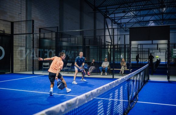 Susidomėjote tenisu, padeliu ar piklbolu? Kaip paruošti kūną prieš žengiant į aikštelę?