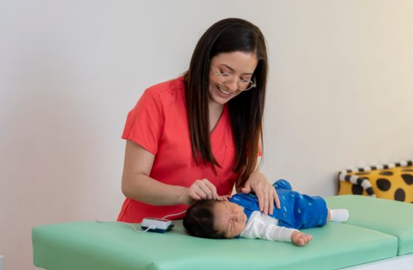 Gydytoja apie kūdikių klausos patikrą: ar tikrai neaiškūs rezultatai reiškia klausos sutrikimą?